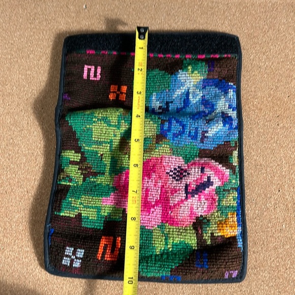 Floral Needlepoint foldable wallet- great condition​ - Picture 12 of 16